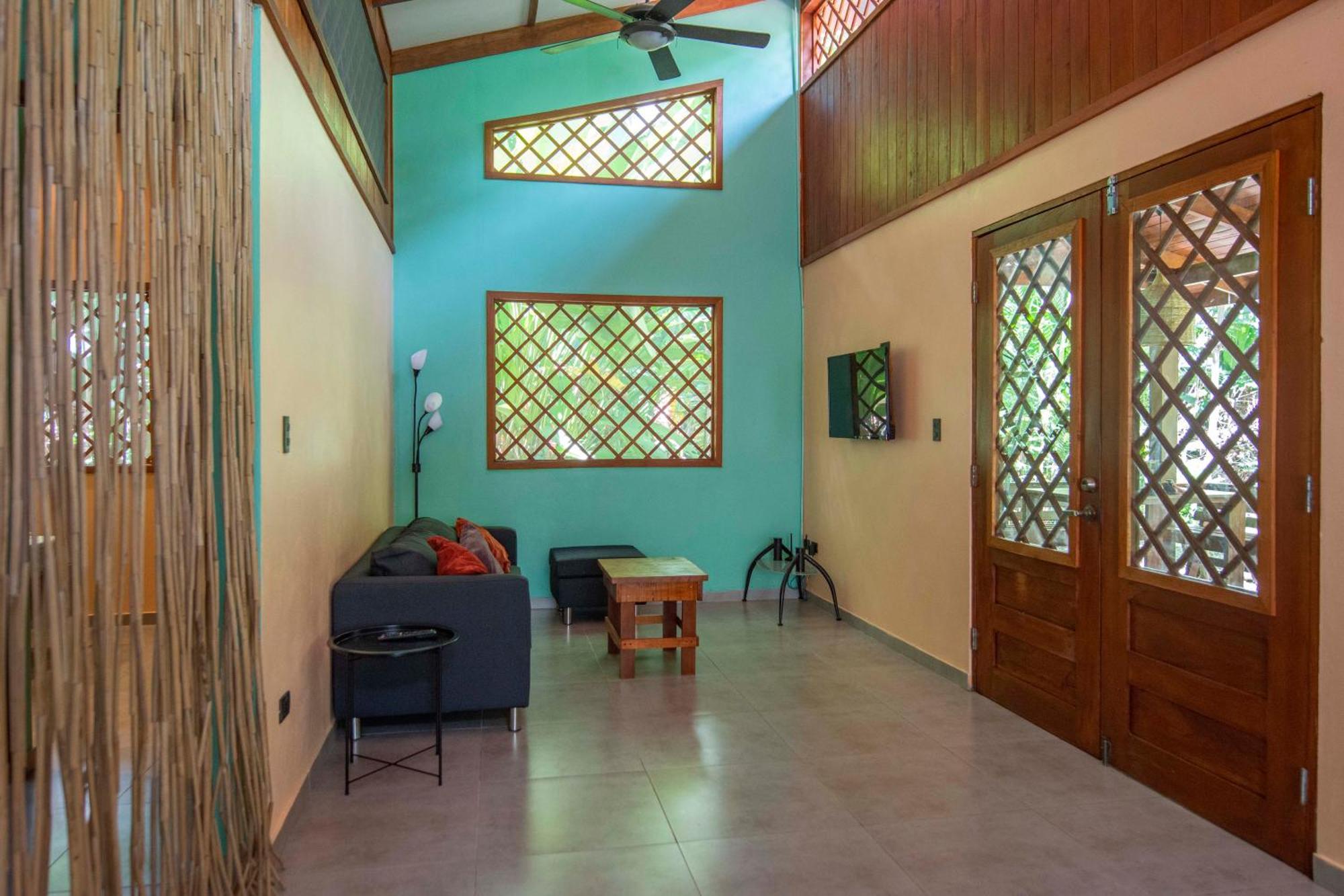 Hotel Casa Merlin Puerto Viejo de Talamanca Exterior foto