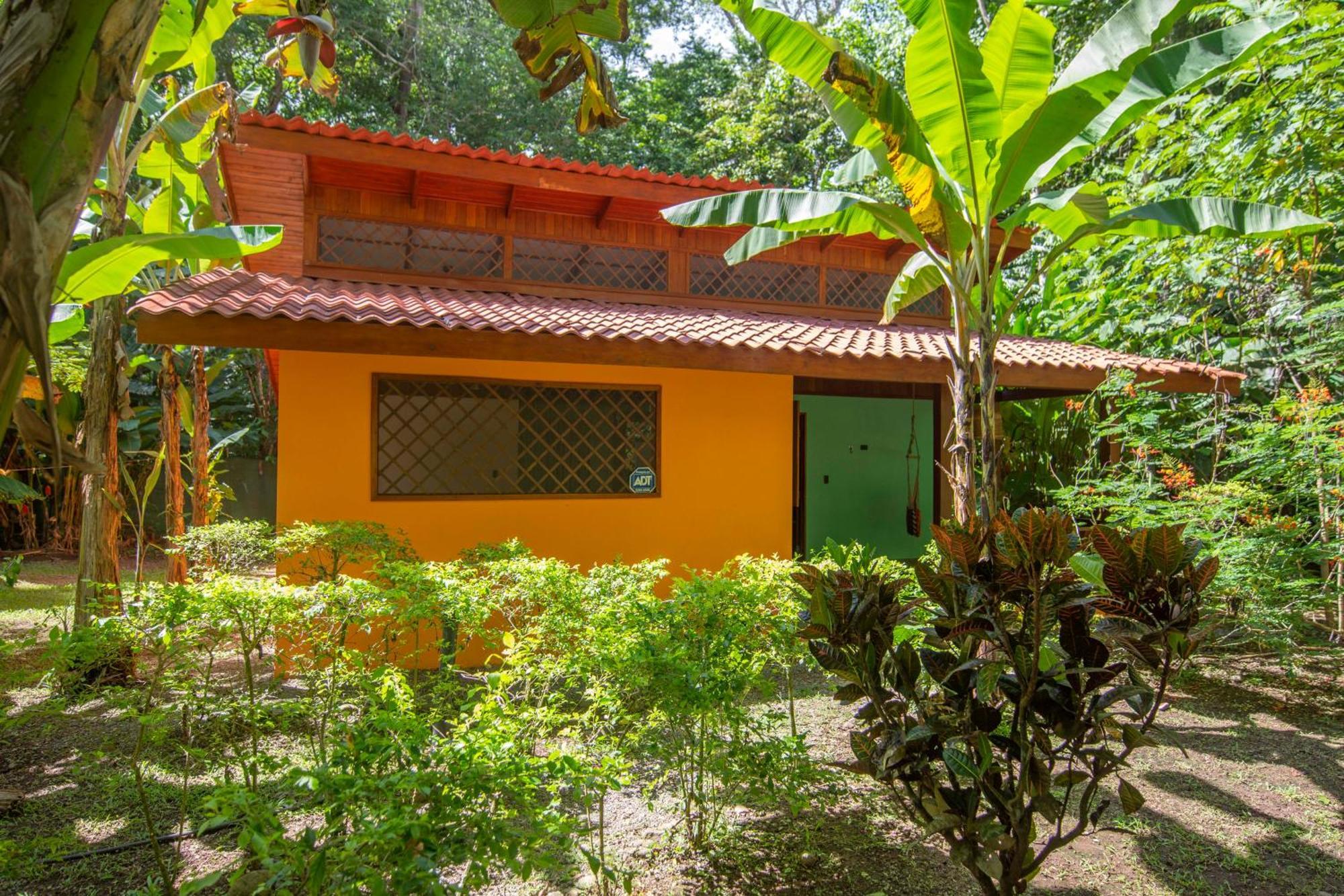 Hotel Casa Merlin Puerto Viejo de Talamanca Exterior foto